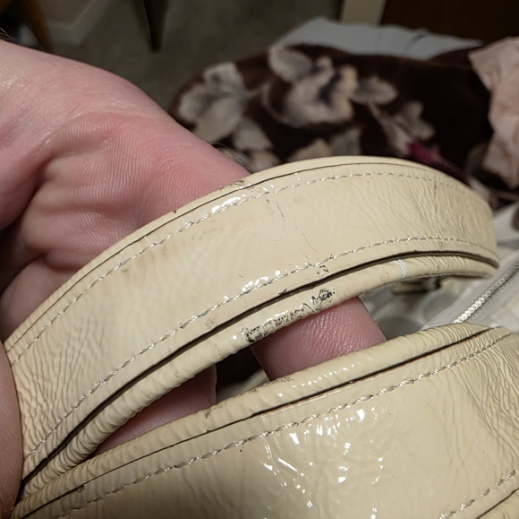 Coach Ivory and Creme Glam Poppy Signature Tote - Picture 12 of 16